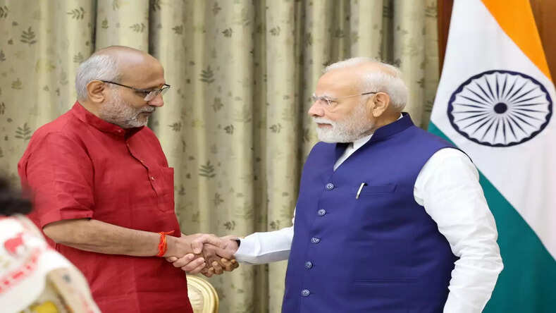  सीपी राधाकृष्णन बने भारत के 15वें उपराष्ट्रपति, देशभर से नेताओं और जनता ने दी शुभकामनाएँ