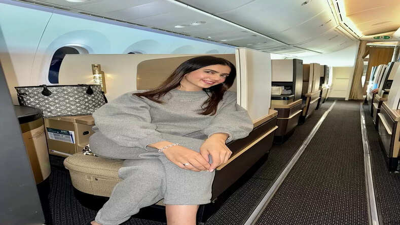  काशिका कपूर की मस्ती भरी बार्सिलोना वेकेशन: अर्ली क्रिसमस वाइब्स और खुशियों से भरी तस्वीरें