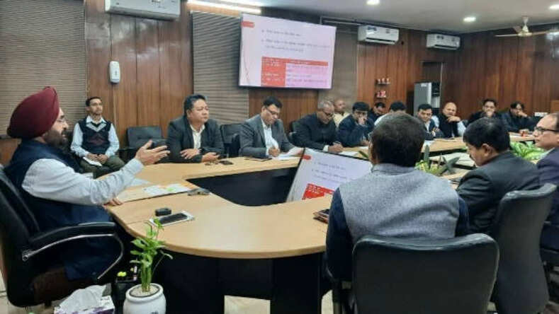 Uttarakhand News: उत्तराखंड मुख्य सचिव ने दिए निर्देश, अब बनेंगे परिवार पहचान पत्र, जाने किया होंगे फायदे