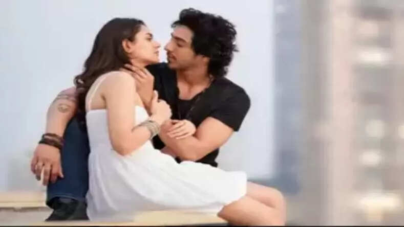 'सैयारा' की बॉक्स ऑफिस पर तूफानी कमाई जारी.....!
