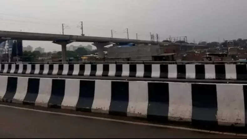 लखनऊ में लोकनिर्माण विभाग ने एक किमी लंबी सड़क पर डामरीकरण शुरू किया