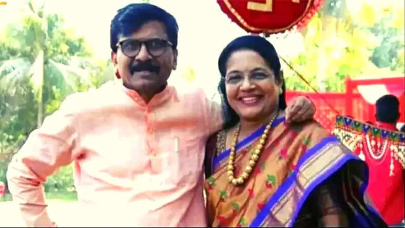  पात्रा चॉल जमीन और मनी लॉन्ड्रिंग मामले में ED ने पूछताछ के लिए संजय राउत की पत्नी वर्षा राउत को जारी किया समन