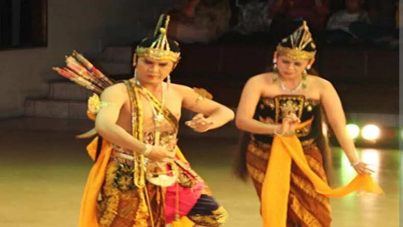 इंडोनेशिया : लंका दहन और अयोध्या वापसी