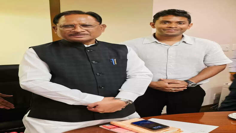 CG News: बस्तर के होनहार अविनाश तिवारी से टोक्यो में मिले मुख्यमंत्री विष्णुदेव साय