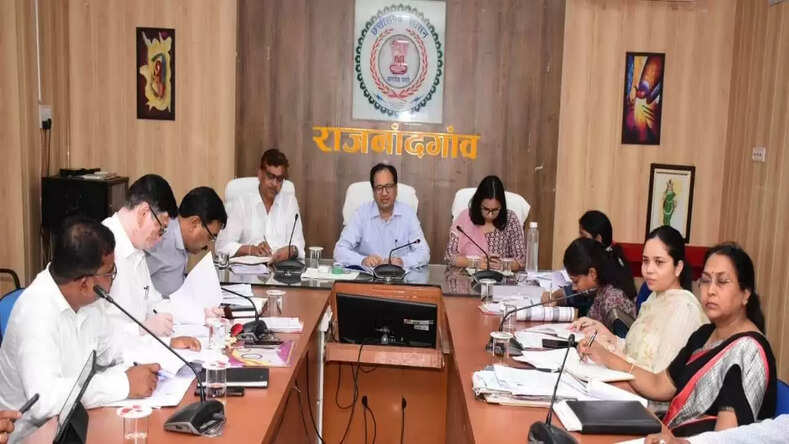 मुख्यमंत्री जनदर्शन एवं पीजी पोर्टल के लंबित प्रकरणों की विभागवार की गहन समीक्षा