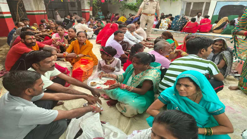 Shahjahanpur News: शाहजहांपुर जेल में रक्षाबंधन की अनोखी छटा, बहनों ने कैदियों को बाँधी राखी