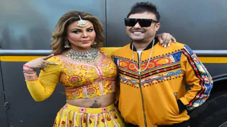 Rakhi Sawant Divorce: राखी सावंत का शादी टूटने पर छलका दर्द, रोते हुए बोलीं- उसने बैग पैक किया और मुझे छोड़कर चला गया