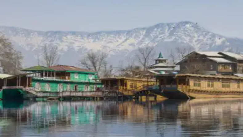 फरवरी के महीने में कर रहे हैं घूमने की प्लानिंग तो भारत के इन खास चुनिंदा जगहों पर करें प्लानिंग