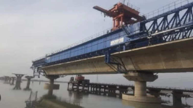 Bihar News: सुपौल में बड़ा हादसा, बकौर पुल का स्लैब टूटा, 40 लोगों के दबे होने की आशंका