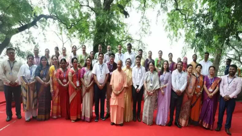 UP News: जनजातीय समाज भारत की सनातन परंपरा का आधार : मुख्यमंत्री  योगी आदित्यनाथ