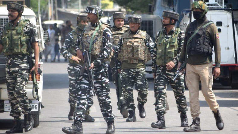 जम्मू कश्मीर में आतंकियों के खात्मे के लिए बड़ा ऑपरेशन शुरू, कोकरनाग मुठभेड़ में एक जवान शहीद