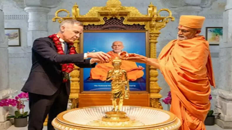 बीएपीएस स्वामीनारायण मंदिर टोरंटो में कनाडा के प्रधानमंत्री मार्क कार्नी ने किये दर्शन