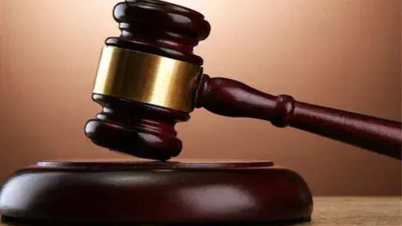 30 साल पुराने फर्जी मुठभेड़ के मामले में दो पूर्व पुलिसकर्मियों को उम्रकैद की सुनाई गई सजा, दोनों दोषियों पर लगा 4.4 लाख रुपये का जुर्माना