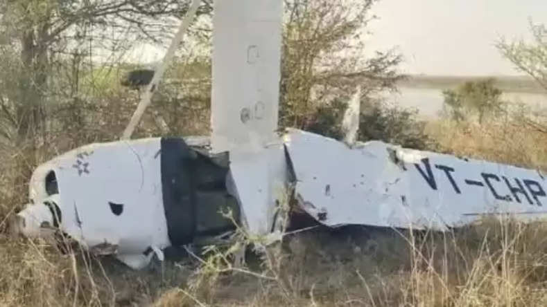 MP News: गुना एयरपोर्ट पर लैंडिंग के वक्त विमान हुआ क्रैश, महिला पायलट घायल