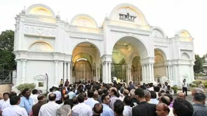 UP News: लखनऊ में आज होगा सहारा इंडिया परिवार के मुखिया सहाराश्री सुबत रॉय का अंतिम संस्कार