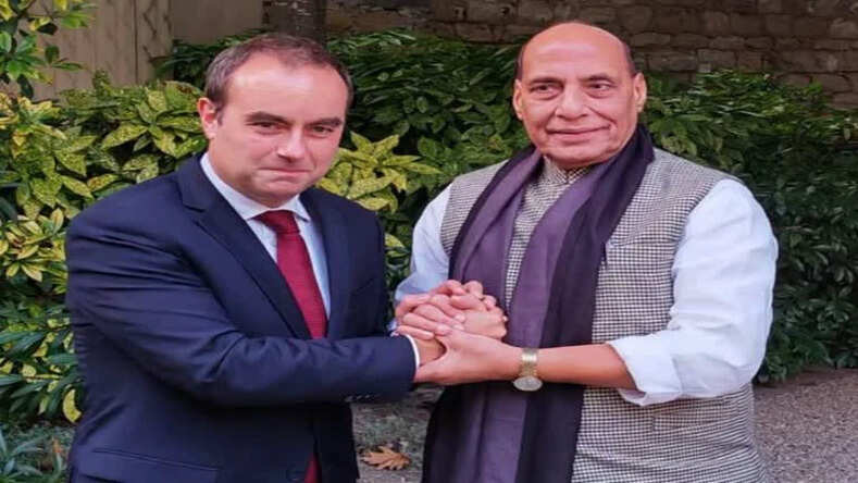 Rajnath France Visit: भारत के रक्षा मंत्री राजनाथ सिंह ने फ्रांस के रक्षा मंत्री लेकोर्नू के साथ पेरिस में की सार्थक बैठक