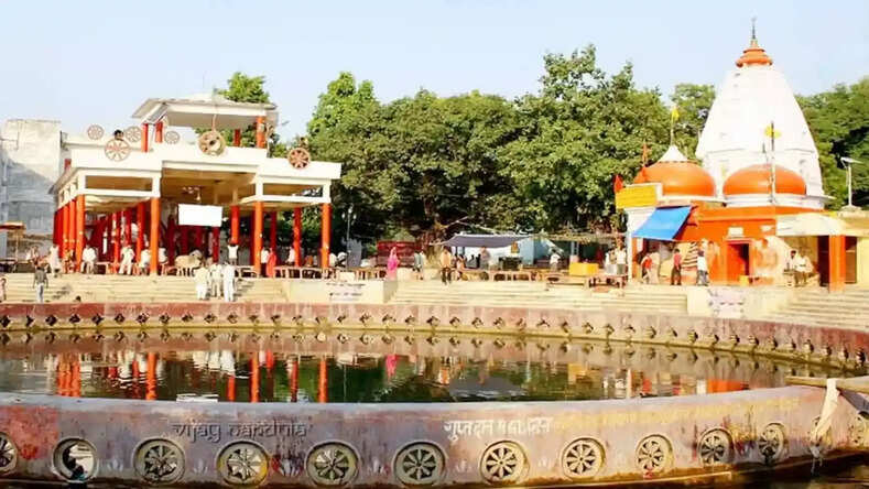 अयोध्या और नैमिषारण्य जैसे पवित्र तीर्थस्थलों