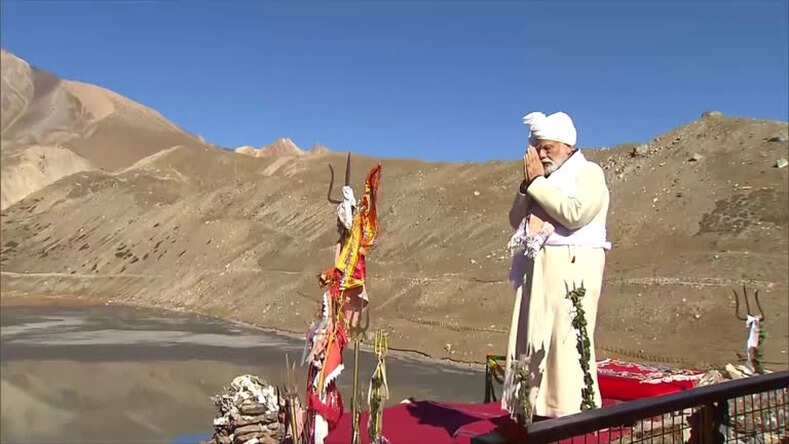 PM Modi Adi Kailash Yatra: पीएम मोदी ने आदि कैलाश के विराट दर्शन किए, पहले पहुंचने में लगते थे 3 से 4 दिन, अब लगते हैं चंद मिनट