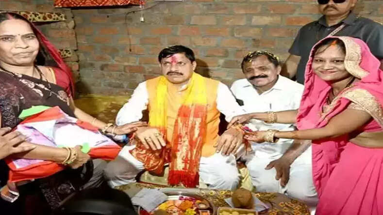 CM डॉ. मोहन यादव अचानक पहुंचे लाड़ली बहनों के घर और बंधवाई राखी