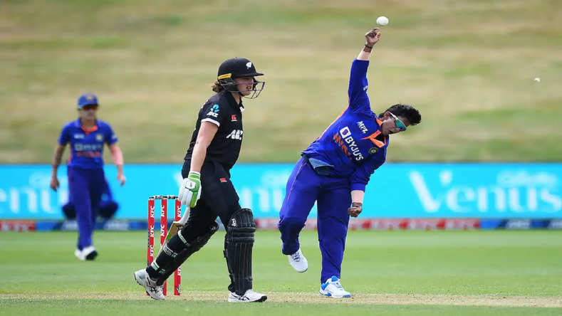 NZ W vs IND W: न्यूजीलैंड ने तीसरे वनडे में भारतीय महिला टीम को 3 विकेट से हराया