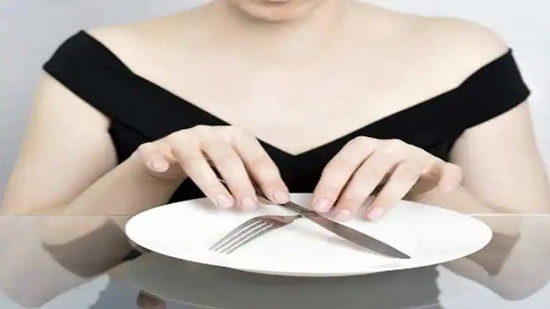Health Tips: अगर आप भी रात में नहीं खाते हैं खाना, सेहत के लिए नुकसानदायक हो सकती है