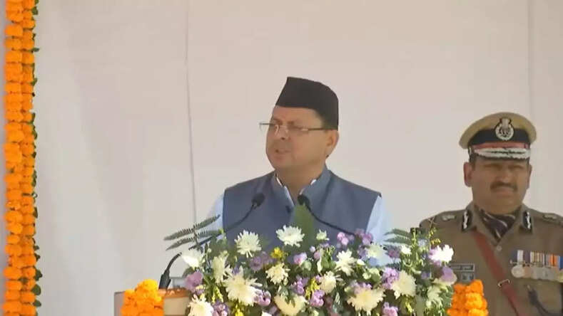 उत्तराखंड के सीएम पुष्कर सिंह धामी ने शहीदों को दी श्रद्धांजलि, की कई घोषणाएं