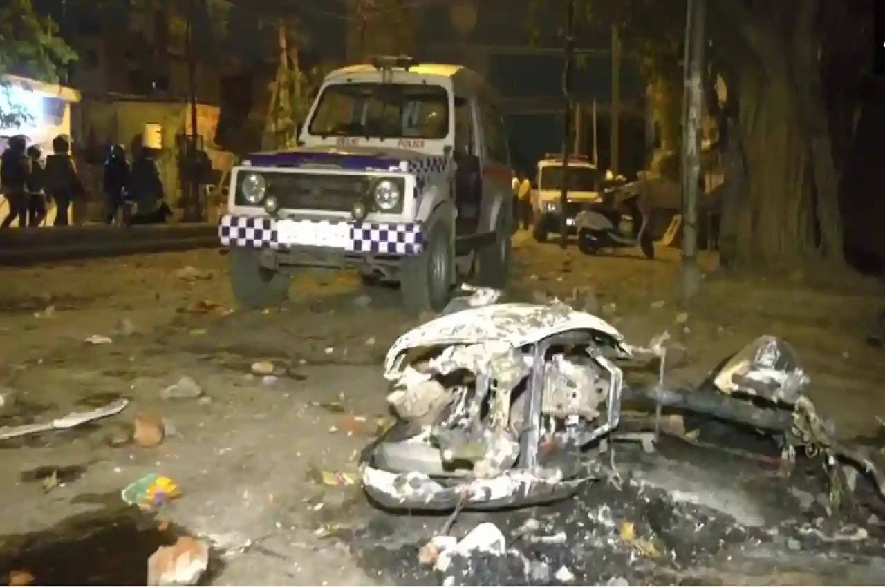  जहांगीरपुरी में शोभा यात्रा के दौरान हुए हिंसा मामले में दिल्ली पुलिस ने 14 लोगों को किया गिरफ्तार
