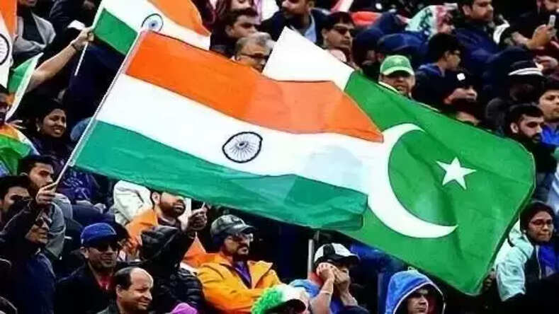 T20 World Cup 2021: महामुकाबले से पहले ट्विटर पर भिड़ीं Ind vs Pak की कंपनियां, देखे