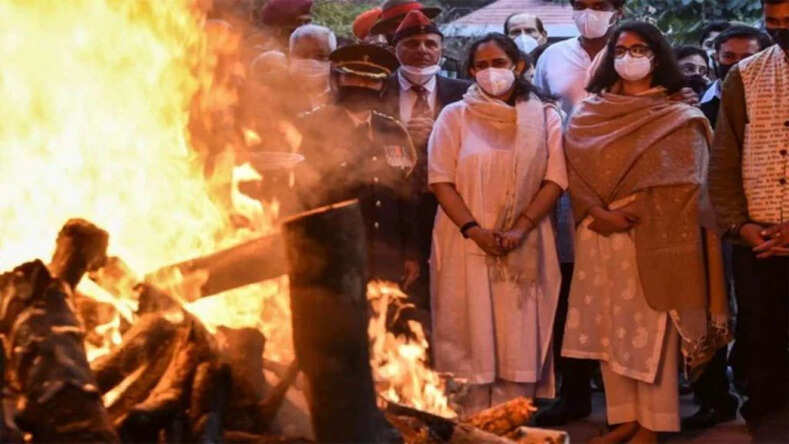 हरिद्वार में आज विसर्जित की जाएंगी CDS बिपिन रावत और उनकी पत्नी मधुलिका रावत की अस्थियां, याद में बनाया जाएगा शहीद सैन्य धाम