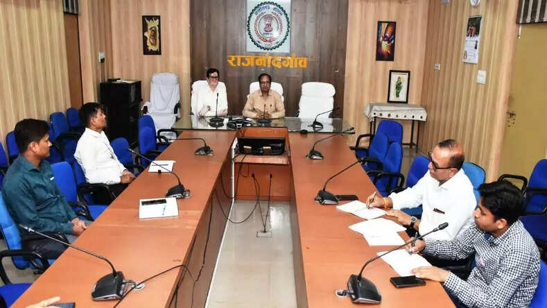 एफएसटी, एसएसटी, वीएसटी, एटीएस सहित अन्य व्यय निरीक्षण के लिए गठित टीमों को प्रशिक्षण संपन्न