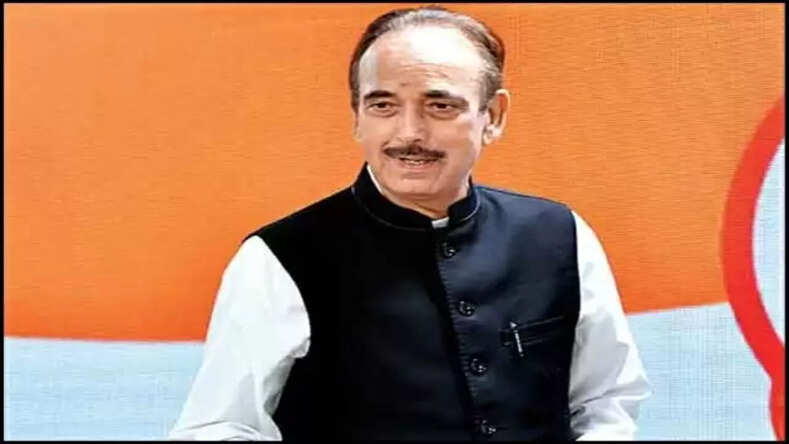 कांग्रेस को एक और झटका: पार्टी के वरिष्ठ नेता गुलाब नबी आजाद ने सोनिया गांधी को अपना 5 पेज का सौंपा इस्तीफा