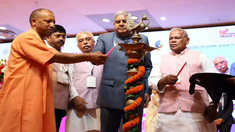 पं. दीनदयाल उपाध्याय के विजन के कारण ही राजनीतिक दलों के एजेंडे में गांव-गरीब, किसान व महिलाएं : सीएम योगी