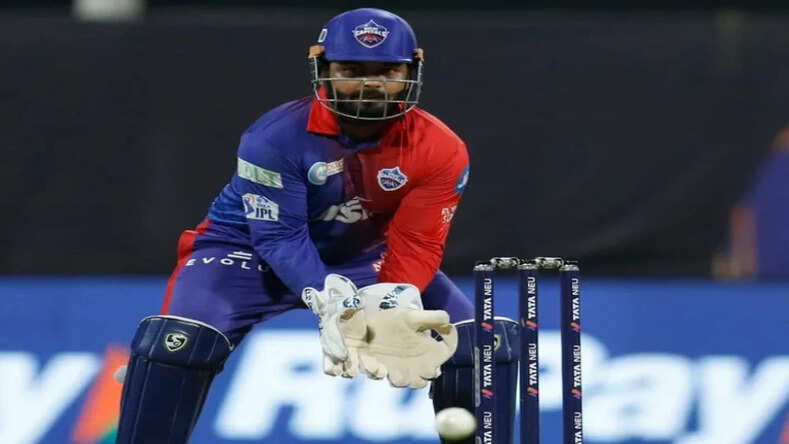  IPL रद्द करने की उठी मांग, दिल्ली कैपिटल्स में फिजियो के बाद कोरोना संक्रमित खिलाड़ी 