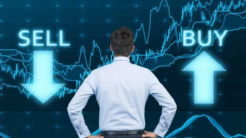 Stock Market Opening: आज सेंसेक्स 111 अंक की गिरावट के साथ खुला