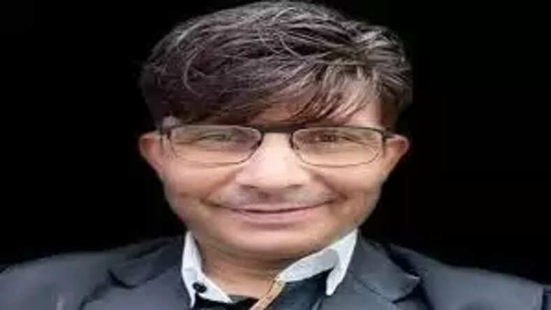  एक्टर और फिल्म क्रिटिक कमाल आर खान पर एक विवादित ट्वीट के चलते हुई कार्रवाई, मलाड पुलिस ने किया गिरफ्तार