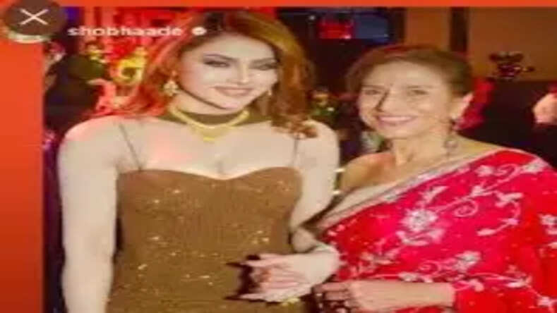  उर्वशी रौतेला के अंदाज़ पर फिदा हुईं शोभा डे