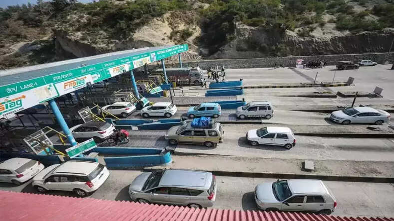 MP Toll Tax: नई सड़कों पर टोल टैक्स वसूली निजी हाथों में नहीं दी जाएगी