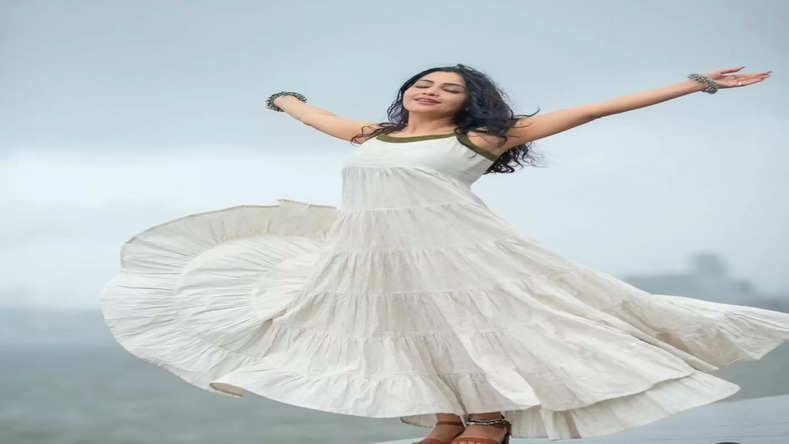 Angoori Bhabi ka Monsoon photoshoot hogaya Viral!