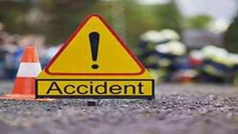  बड़ा हादसा : 50 यात्रियों को ले जा रही बस अनियंत्रित होकर गिरी खाई में, हादसे में हुई दो लोगों की मौत , कई घायल