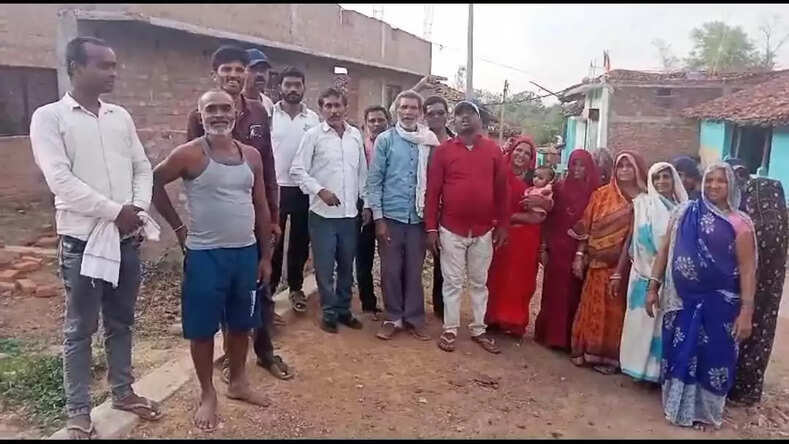 ओवरब्रिज की मांग के लिए ग्रामीणों ने मतदान से दूर रहने लिया फैसला