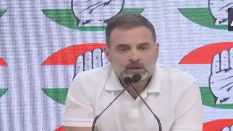 अडानी ग्रुप पर कांग्रेस नेता राहुल गांधी ने साधा निशाना, कहा-32 हजार करोड़ का किया घोटाला