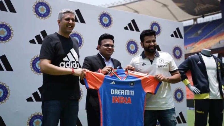 T20 WC 2024: अब नए अवतार में दिखेगी टीम इंडिया, रोहित शर्मा और जय शाह ने लॉन्च की नई जर्सी, देखें Video