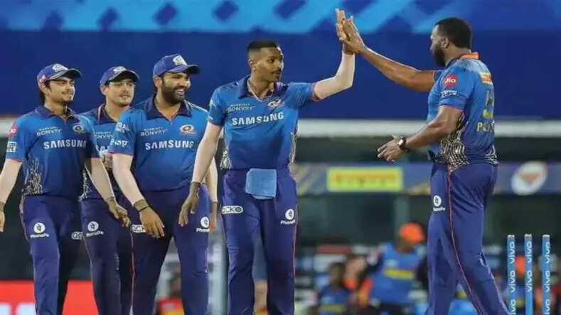 IPL 2022 में हार्दिक पांड्या को टीम से बाहर करेगी मुंबई इंडियंस, 3 खिलाड़ी हो सकते हैं रिटेन
