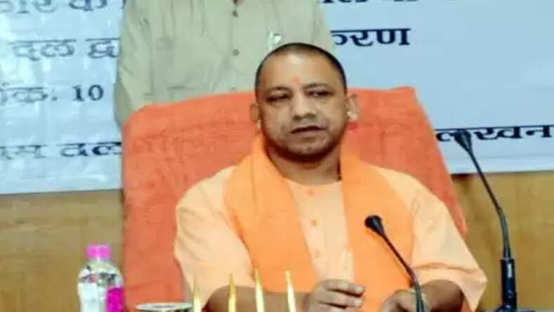 सीएम योगी ने परिवार के हितों में काम करने पर विपक्ष की आलोचना की