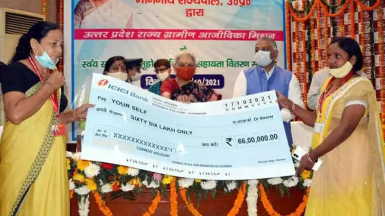 गाजियाबाद में गवर्नर : उत्तर प्रदेश की राज्यपाल आनंदी बेन पटेल ने दी अनेक सौगात
