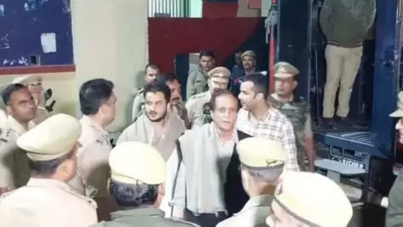 UP News: आजम खान और अब्दुल्लाह खान को रामपुर से किया गया दूसरी जेलों में शिफ्ट
