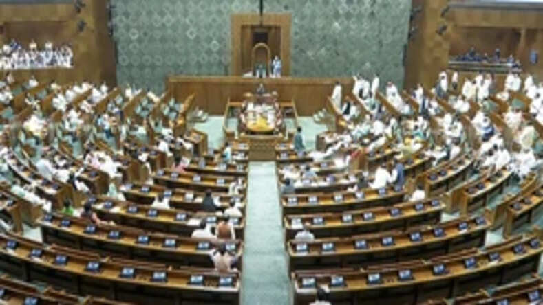 वक्फ संशोधन विधेयक, 2024 के विरोध में विपक्ष, कांग्रेस सांसद हिबी एडेन ने लोकसभा में नियम 72 के तहत दिया नोटिस