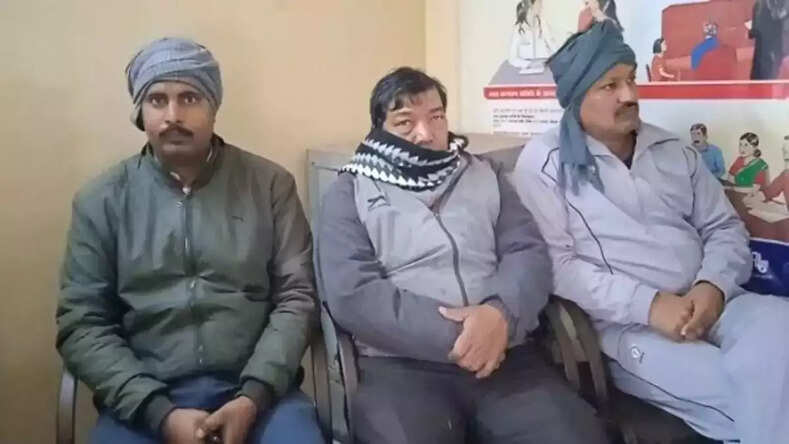 MP News : लोकायुक्त पुलिस ने जमीन नामांतरण के लिए रिश्वत लेते पटवारी को रंगे हाथों पकड़ा