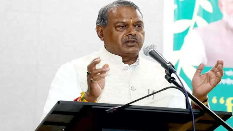 दिव्यांगजनों को रोजगार मूलक गतिविधियों से जोड़ने विशेष प्रयास होंगे: मंत्री नारायण सिंह कुशवाह