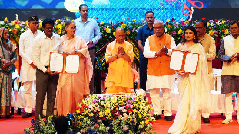  देश की नई संसद में चमकी भदोही की कालीन, वैश्विक बाजार में बढ़ी यूपी की पहचान